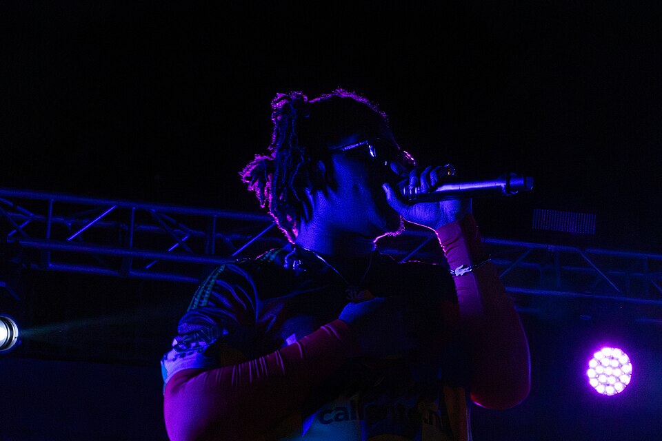 Smino performing live in 2025